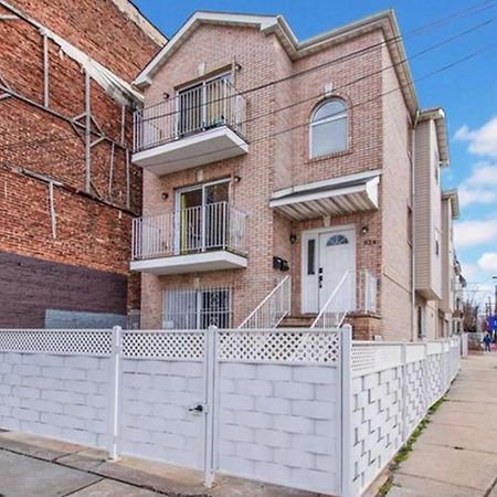 Cozy Inspired Studio Apartment Newark Exterior photo