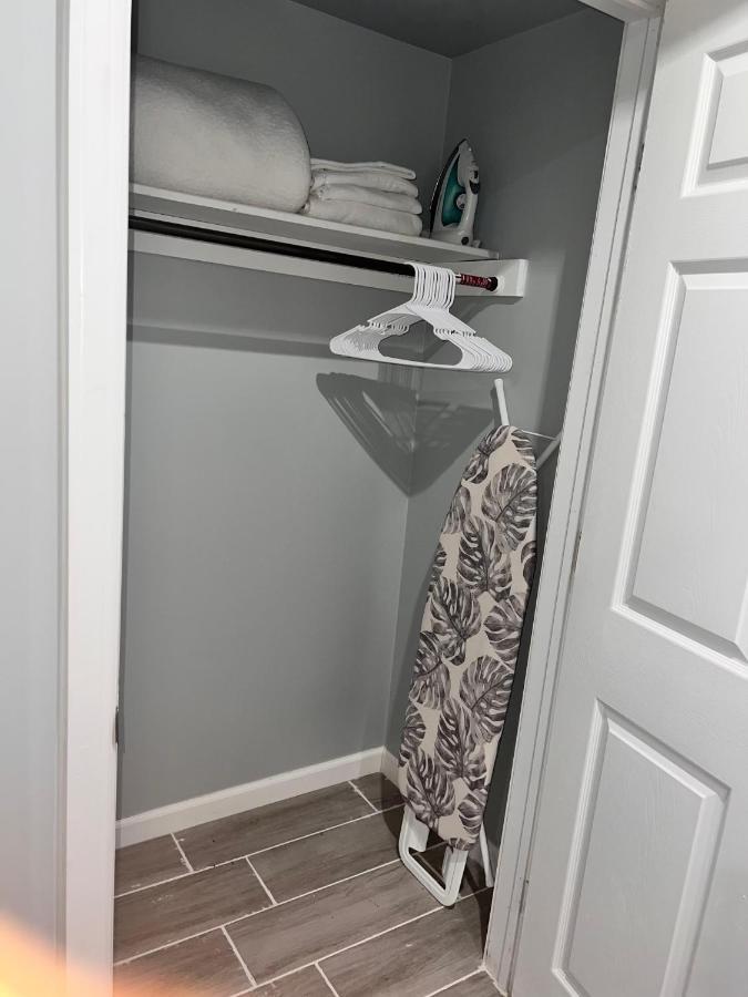 Cozy Inspired Studio Apartment Newark Exterior photo