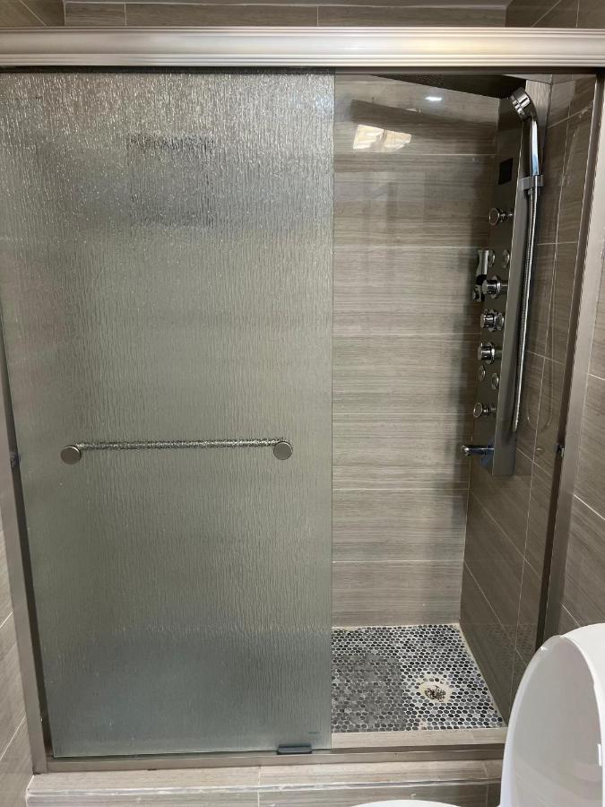 Cozy Inspired Studio Apartment Newark Exterior photo