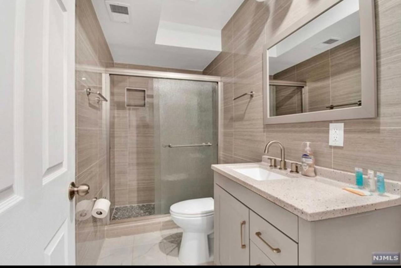 Cozy Inspired Studio Apartment Newark Exterior photo
