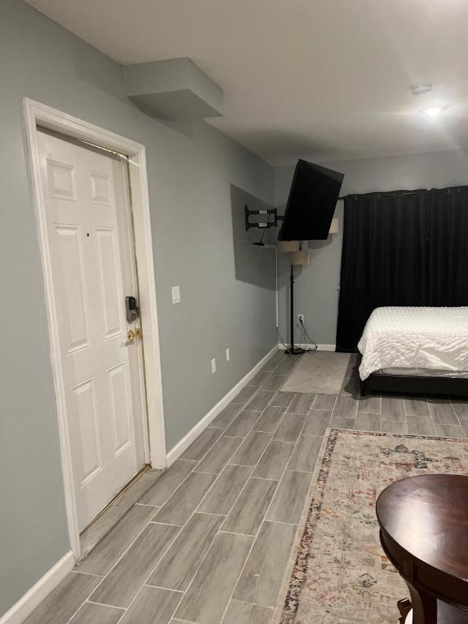 Cozy Inspired Studio Apartment Newark Exterior photo