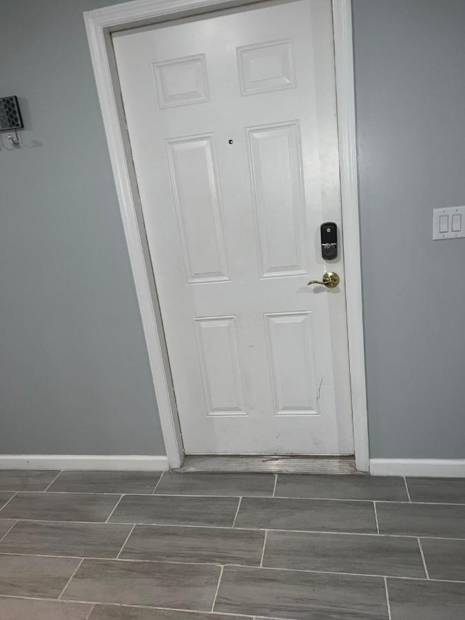 Cozy Inspired Studio Apartment Newark Exterior photo
